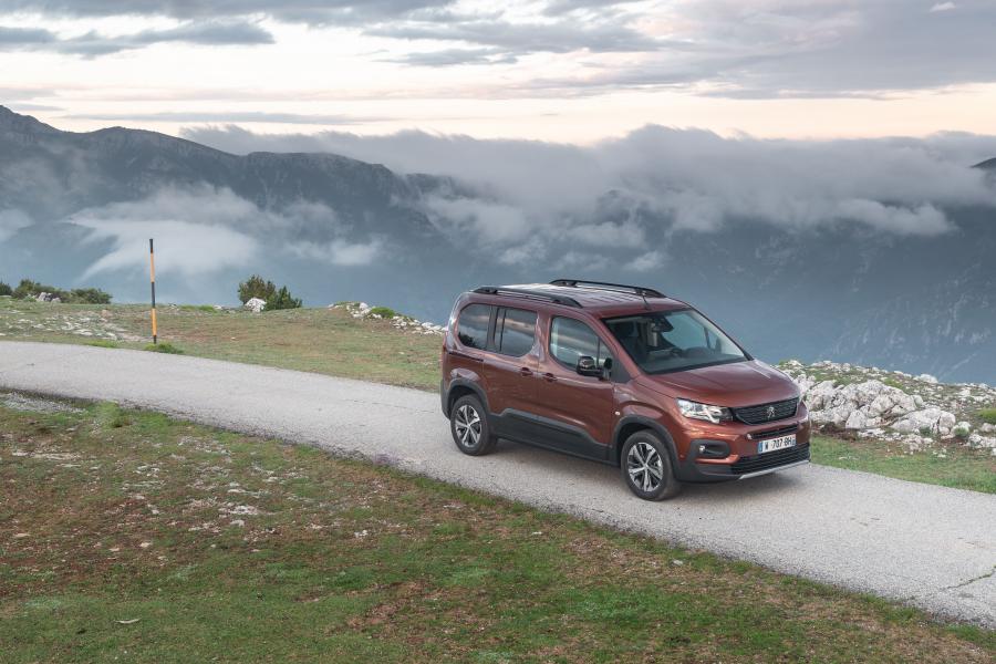  Peugeot Rifter GT Line 2018 года  (WW) (фото 37 из 43)